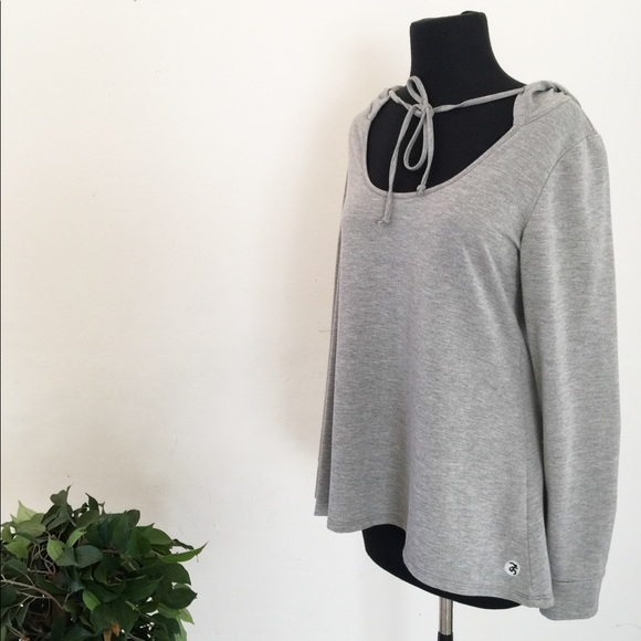 WMO Hi-Lo Sweater with Hood Size Medium - Picture 4 of 6